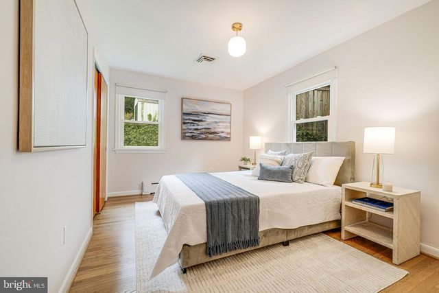 2566 MILITARY RD, Arlington, VA 22207