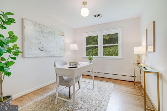 2566 MILITARY RD, Arlington, VA 22207