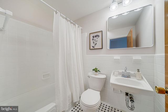 2566 MILITARY RD, Arlington, VA 22207