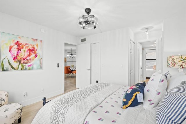 10442 Sunrise Lakes Boulevard 111, Sunrise, FL 33322