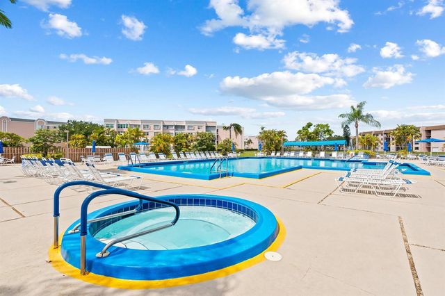 10442 Sunrise Lakes Boulevard 111, Sunrise, FL 33322