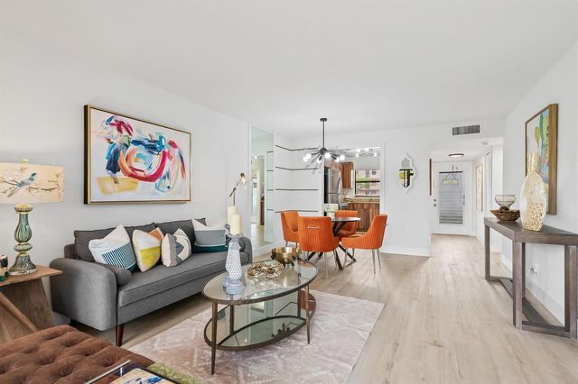 10442 Sunrise Lakes Boulevard 111, Sunrise, FL 33322