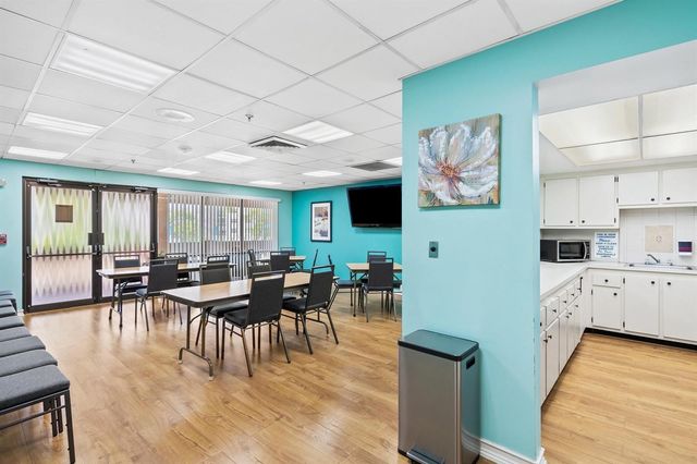 10442 Sunrise Lakes Boulevard 111, Sunrise, FL 33322