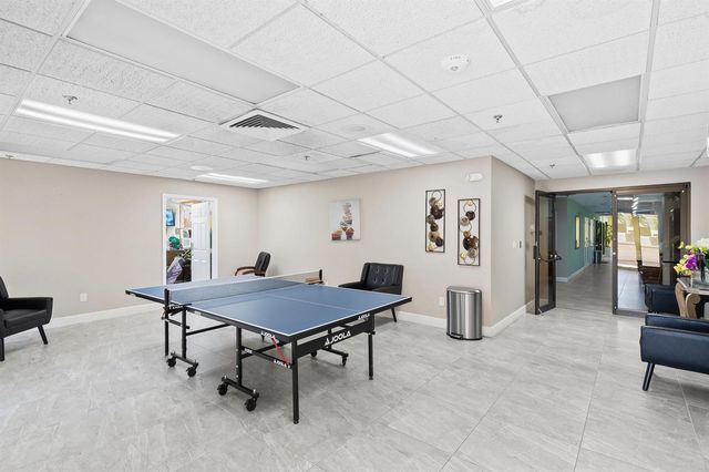 10442 Sunrise Lakes Boulevard 111, Sunrise, FL 33322