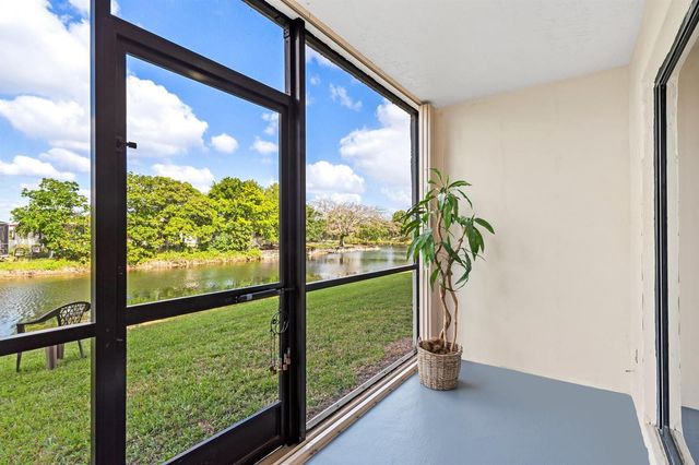 10442 Sunrise Lakes Boulevard 111, Sunrise, FL 33322