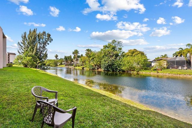 10442 Sunrise Lakes Boulevard 111, Sunrise, FL 33322