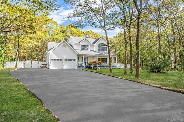 22 Jerusalem Hollow Road, Manorville, NY 11949