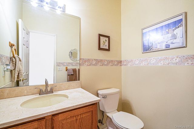 22 Jerusalem Hollow Road, Manorville, NY 11949