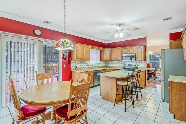 22 Jerusalem Hollow Road, Manorville, NY 11949