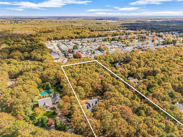 22 Jerusalem Hollow Road, Manorville, NY 11949