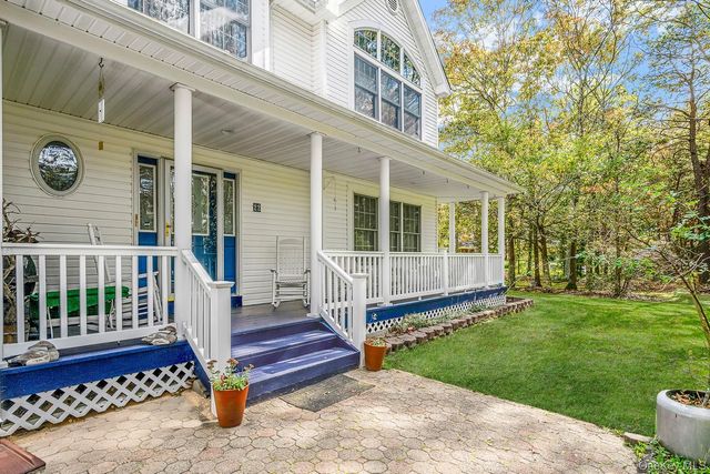 22 Jerusalem Hollow Road, Manorville, NY 11949