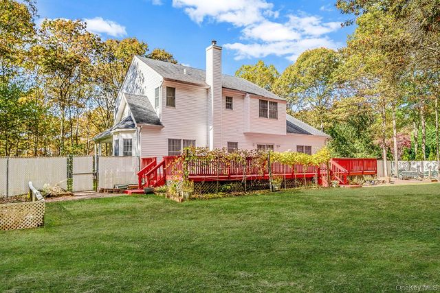 22 Jerusalem Hollow Road, Manorville, NY 11949