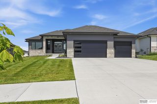 5426 Kestrel Parkway, Elkhorn, NE 68022