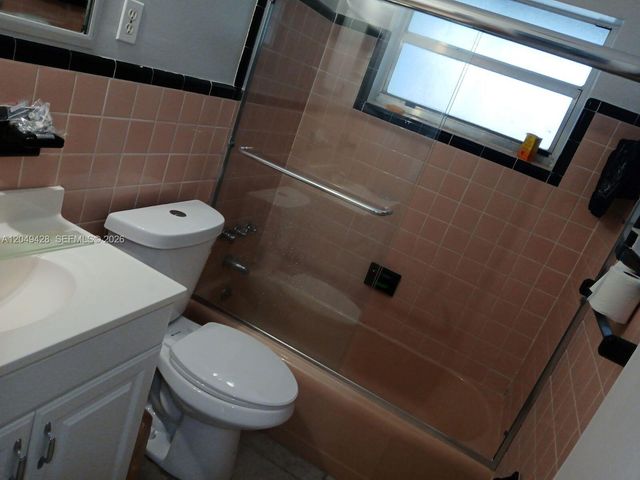 2111 N 57th Terrace, Hollywood, FL 33021