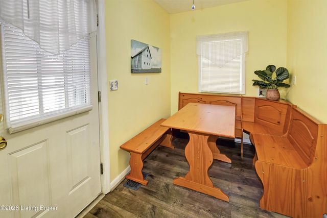 11524 Lower River Rd, Louisville, KY 40272