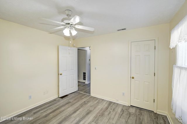 11524 Lower River Rd, Louisville, KY 40272