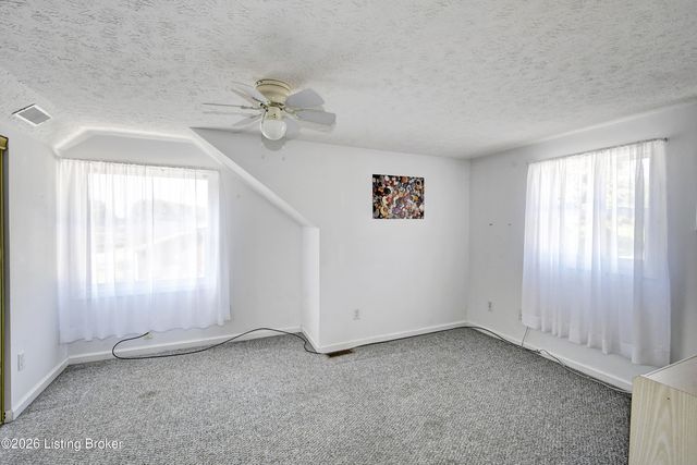 11524 Lower River Rd, Louisville, KY 40272