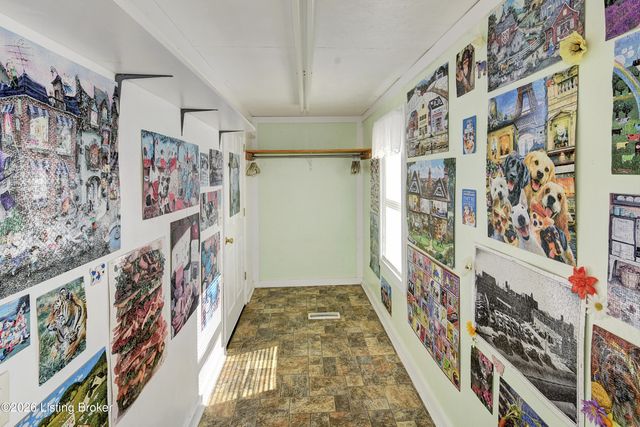 11524 Lower River Rd, Louisville, KY 40272