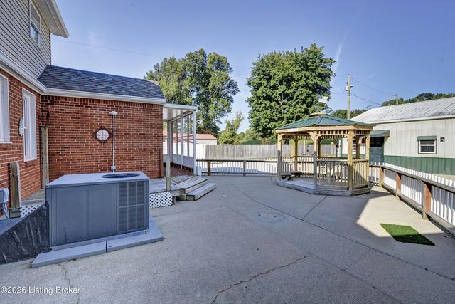 11524 Lower River Rd, Louisville, KY 40272