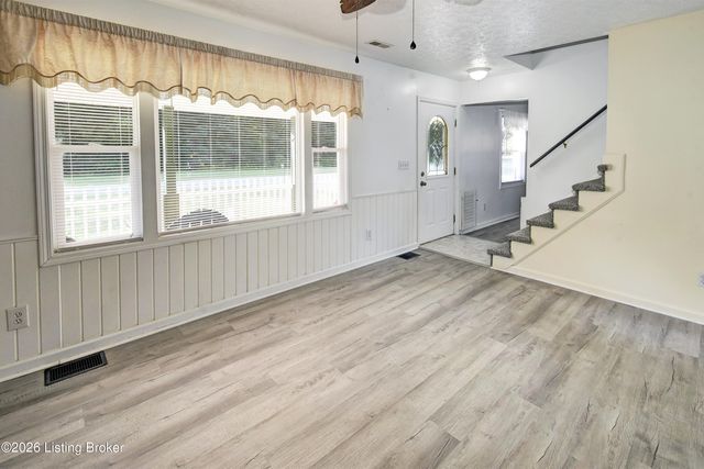 11524 Lower River Rd, Louisville, KY 40272