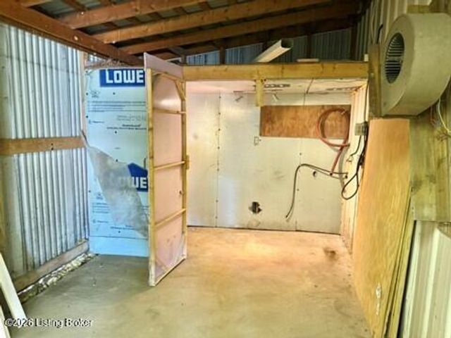 11524 Lower River Rd, Louisville, KY 40272