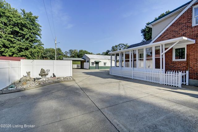 11524 Lower River Rd, Louisville, KY 40272