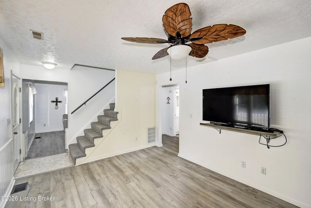 11524 Lower River Rd, Louisville, KY 40272