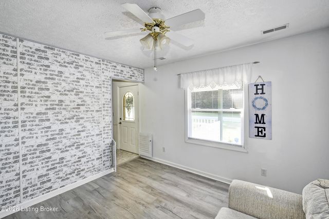 11524 Lower River Rd, Louisville, KY 40272