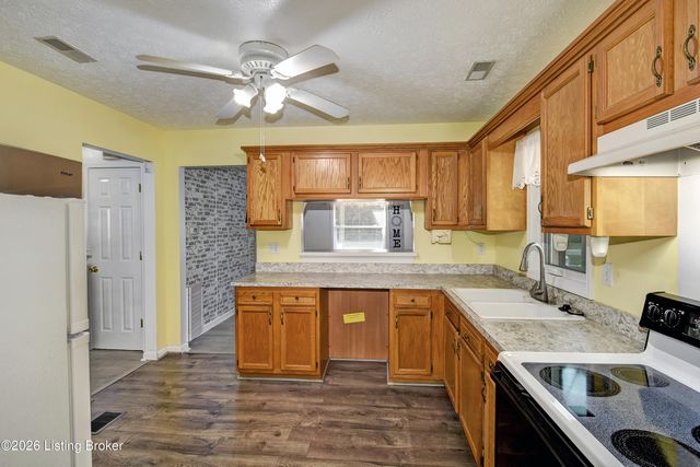 11524 Lower River Rd, Louisville, KY 40272