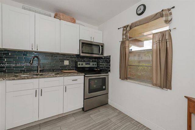 7200 NW 4th Place 101, Margate, FL 33063