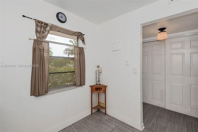 7200 NW 4th Place 101, Margate, FL 33063