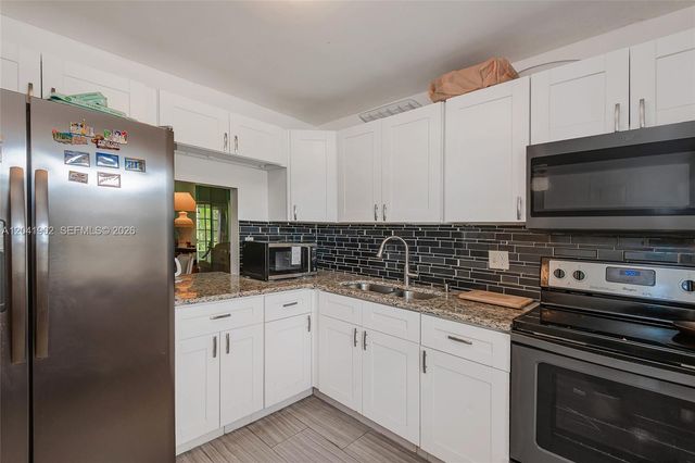 7200 NW 4th Place 101, Margate, FL 33063