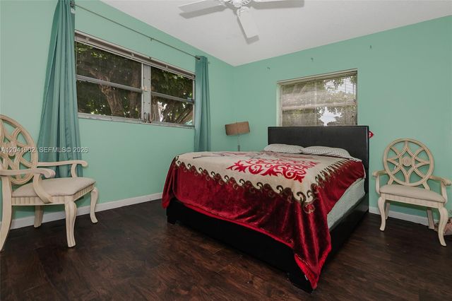 7200 NW 4th Place 101, Margate, FL 33063