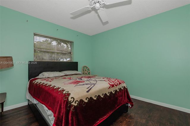 7200 NW 4th Place 101, Margate, FL 33063