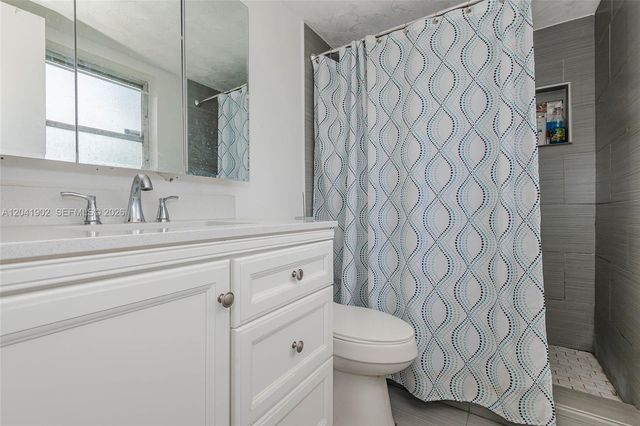 7200 NW 4th Place 101, Margate, FL 33063