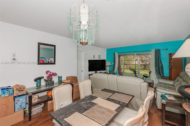 7200 NW 4th Place 101, Margate, FL 33063