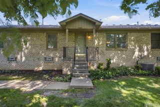 41837 King Edward Court, Clinton Charter Township, MI 48038