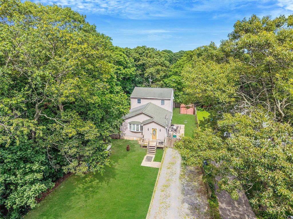 5 Broadway, Shirley, NY 11967
