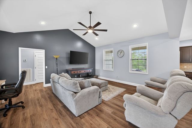 2760 Autumn Woods Trl, Cookeville, TN 38501