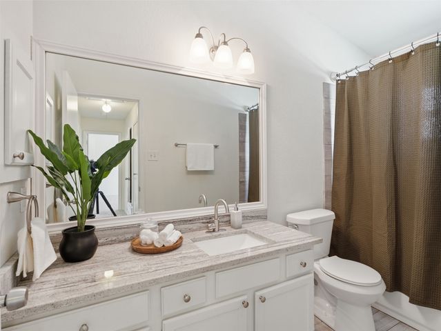 6205 Fernwood Drive, Arlington, TX 76001