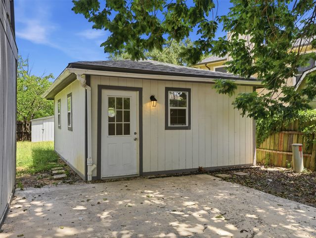 6205 Fernwood Drive, Arlington, TX 76001