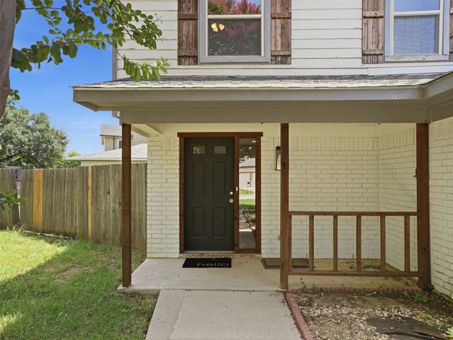 6205 Fernwood Drive, Arlington, TX 76001