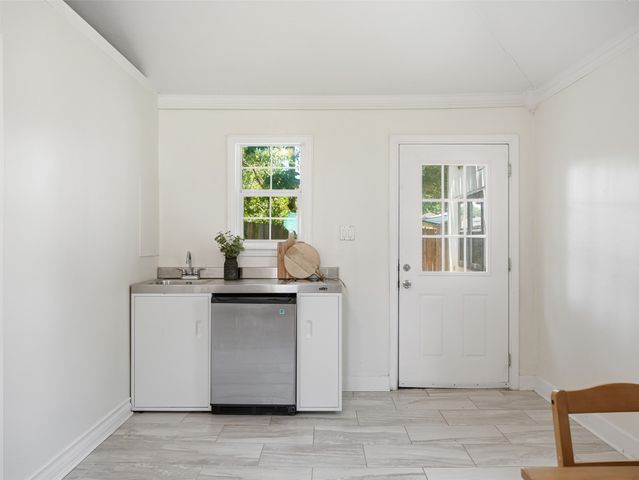 6205 Fernwood Drive, Arlington, TX 76001