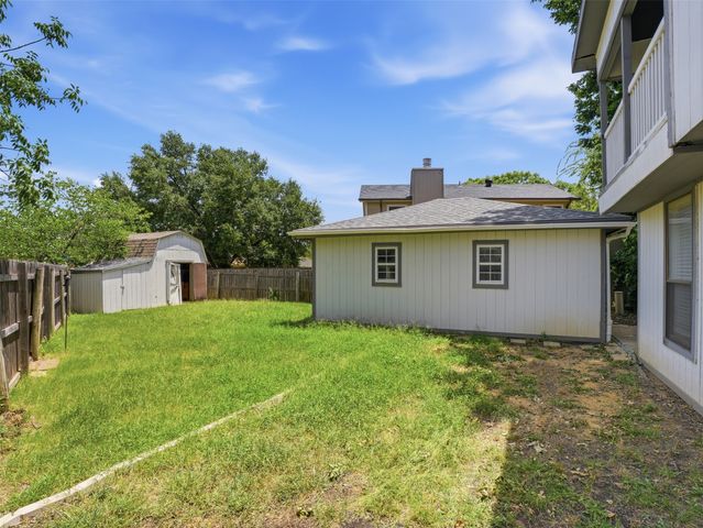 6205 Fernwood Drive, Arlington, TX 76001