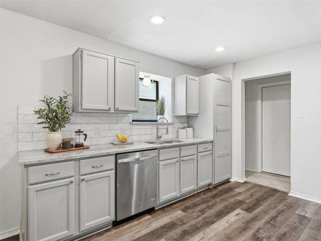 6205 Fernwood Drive, Arlington, TX 76001
