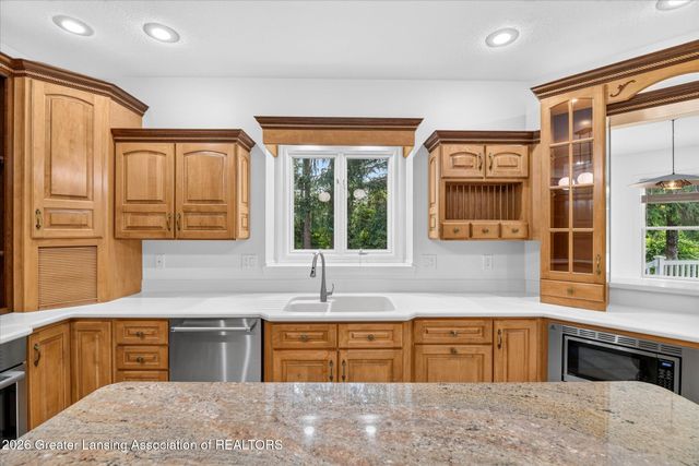 6384 Ridgepond Place, East Lansing, MI 48823