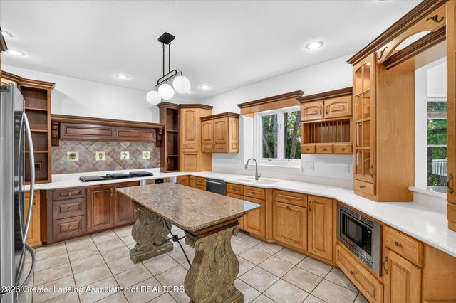 6384 Ridgepond Place, East Lansing, MI 48823