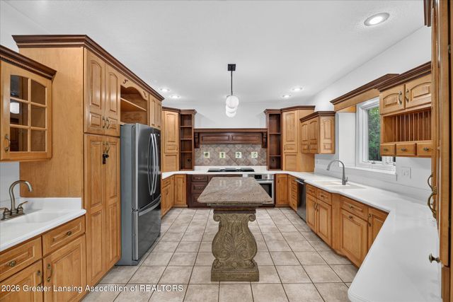 6384 Ridgepond Place, East Lansing, MI 48823