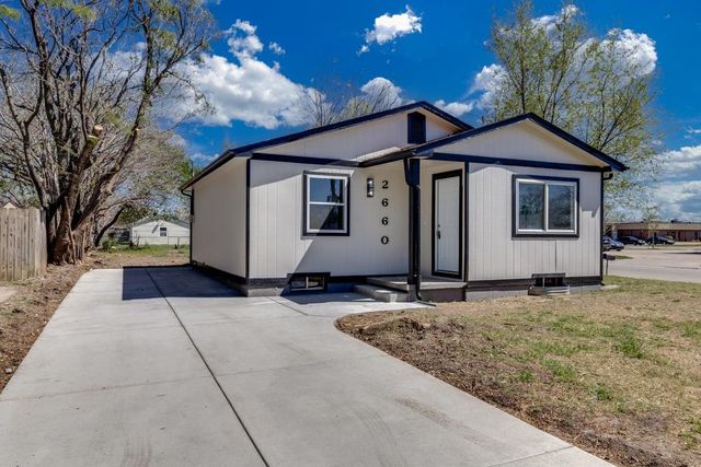 2660 W Esthner Ave, Wichita, KS 67213