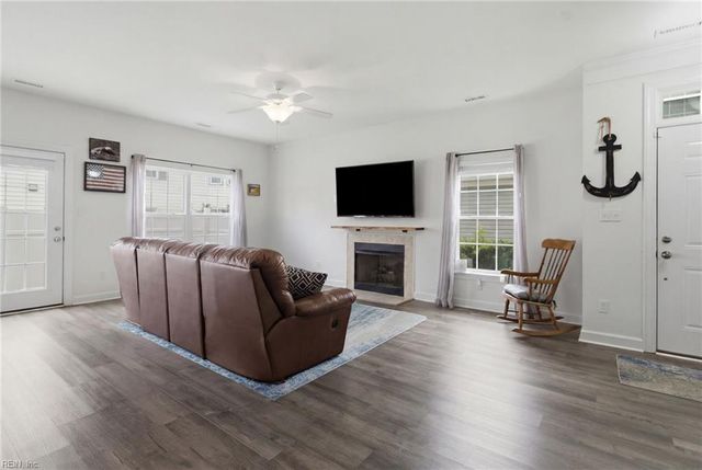 4321 Cattail LN, Virginia Beach, VA 23456